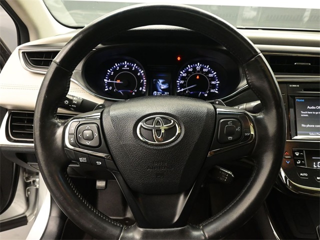 2016 Toyota Avalon Touring photo 31