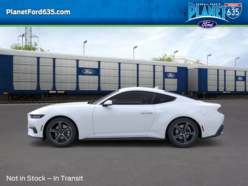 2025 Ford Mustang photo 3