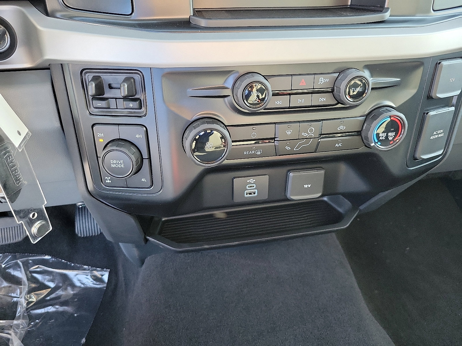 2025 Ford F-250 XLT photo 5