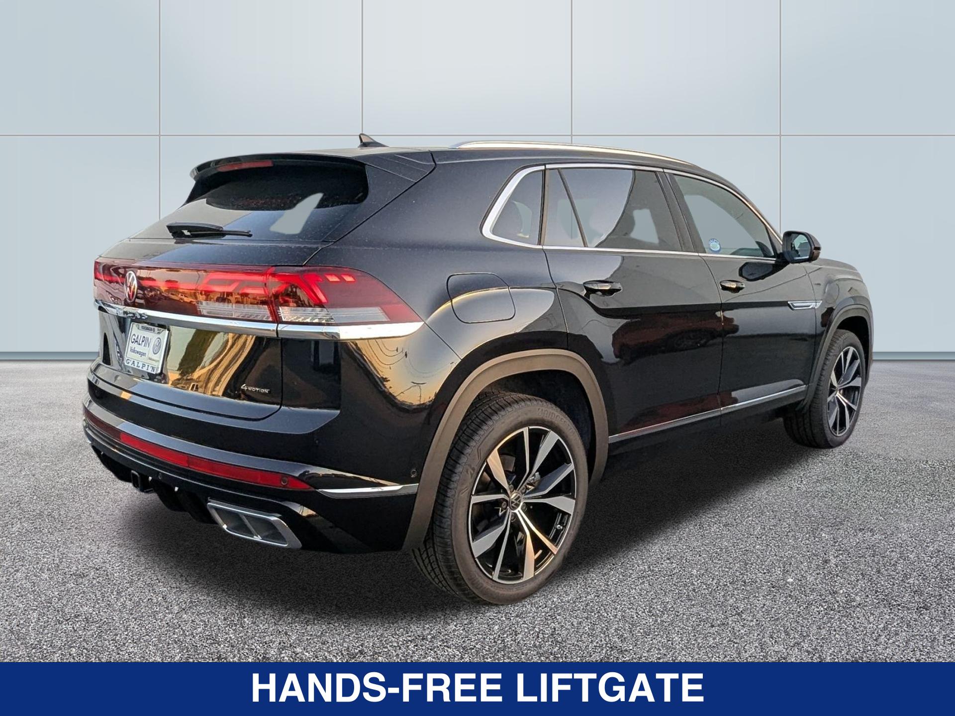 2025 Volkswagen Atlas Cross Sport SEL Premium R-Line photo 8