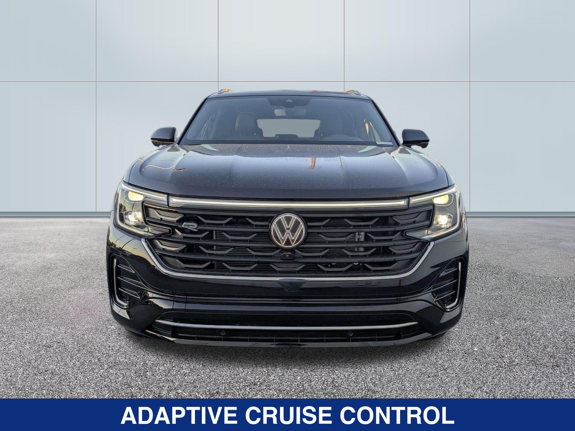 2025 Volkswagen Atlas Cross Sport SEL Premium R-Line photo 11