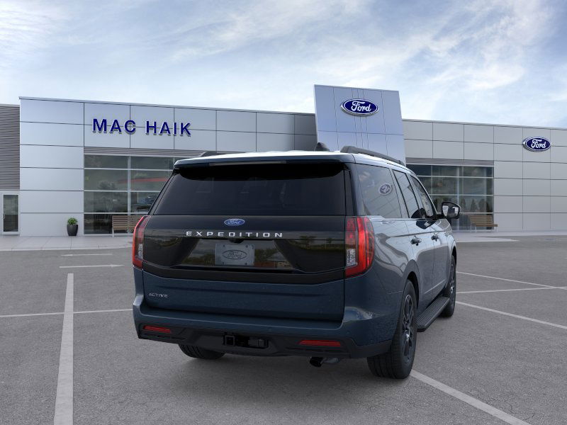 2025 Ford Expedition photo 7