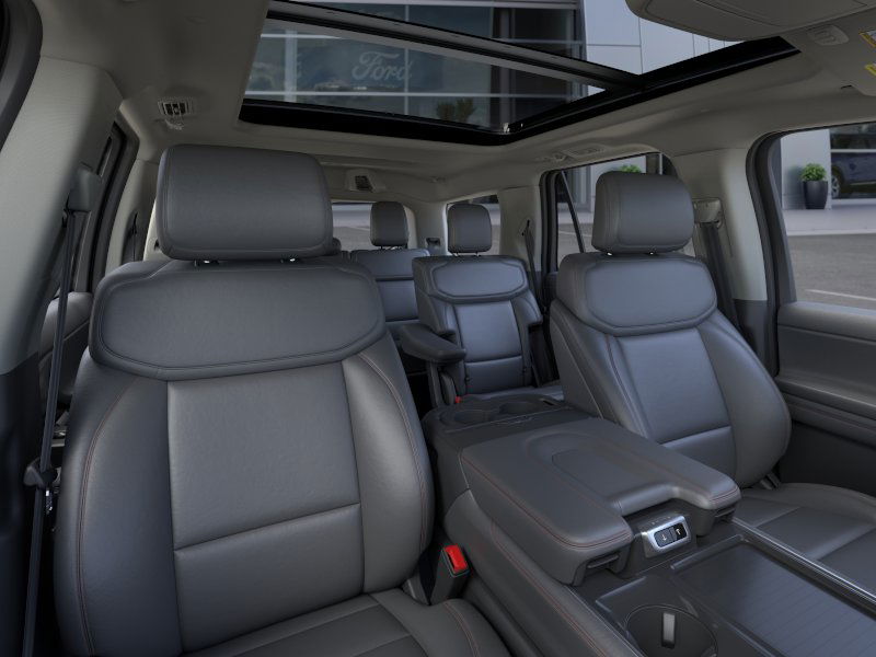 2025 Ford Expedition photo 9