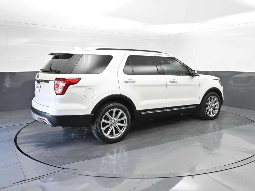 2017 Ford Explorer Limited photo 13