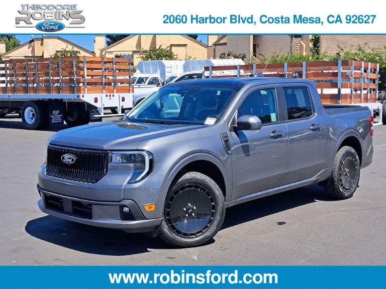 2025 Ford Maverick Lobo Standard