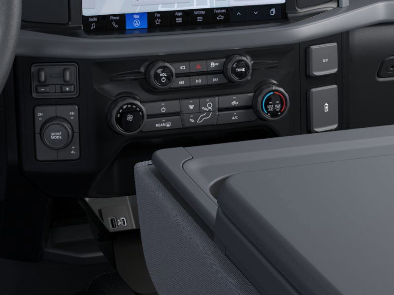 2025 Ford F-150 XLT photo 12
