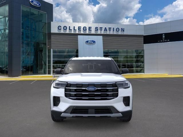 2025 Ford Explorer photo 4