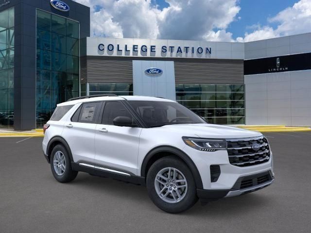 2025 Ford Explorer photo 5