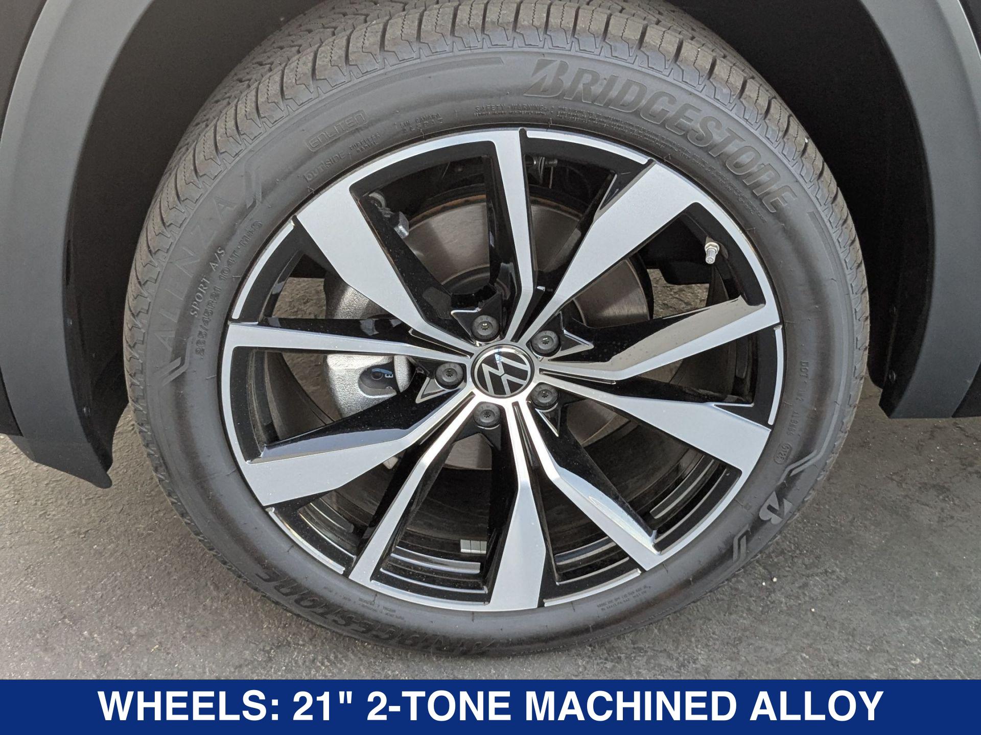 2025 Volkswagen Atlas Cross Sport SEL Premium R-Line photo 12