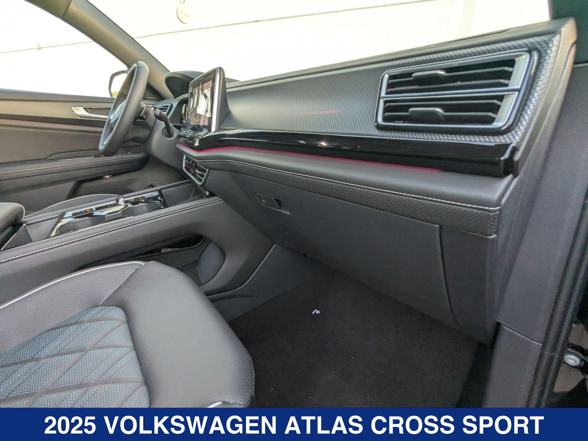 2025 Volkswagen Atlas Cross Sport SEL Premium R-Line photo 22