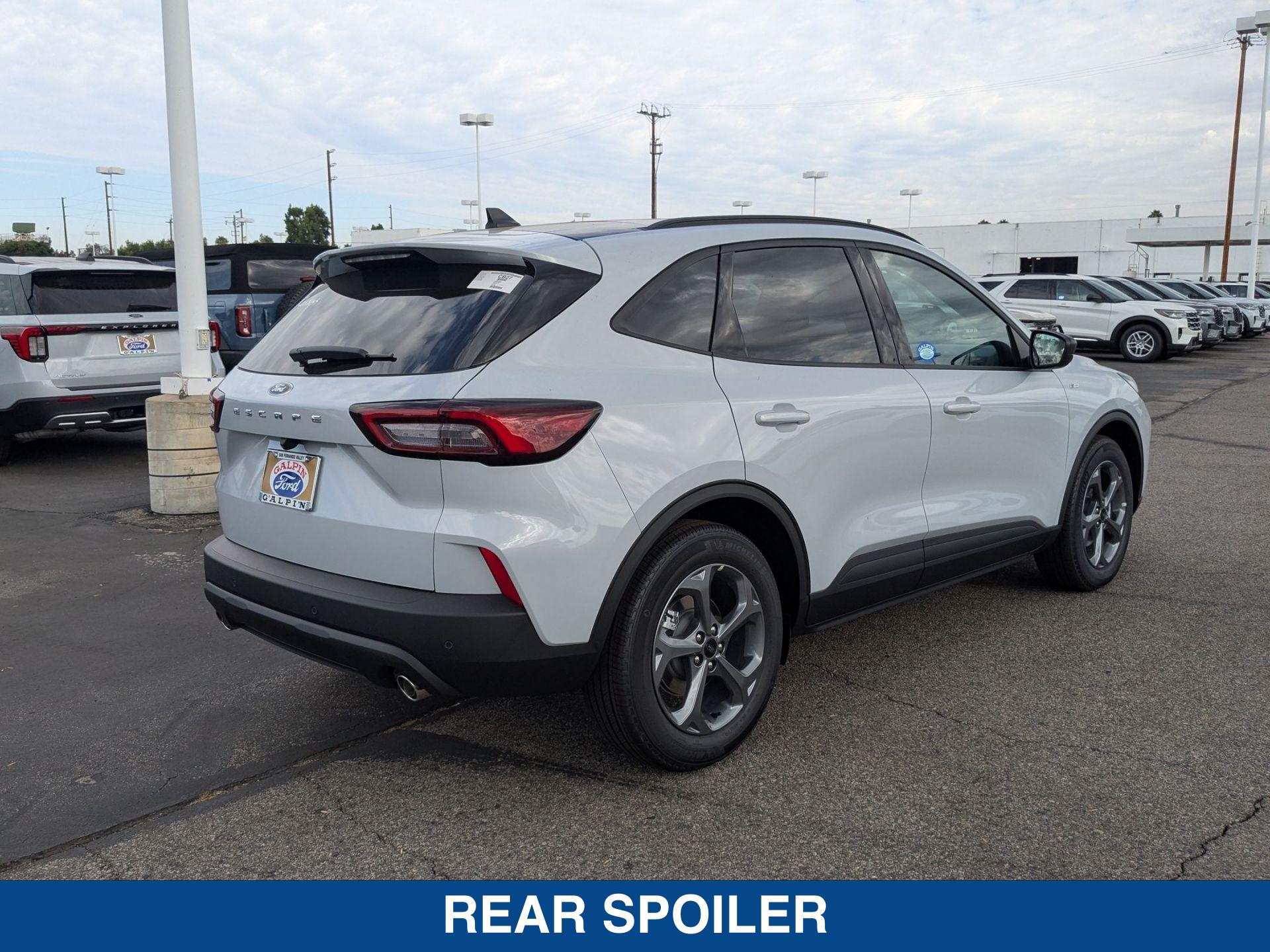 2025 Ford Escape ST-Line photo 8