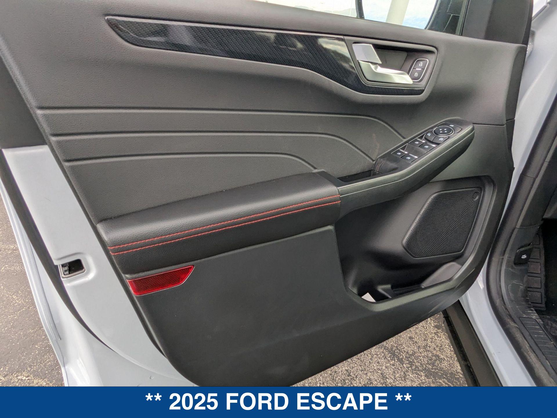 2025 Ford Escape ST-Line photo 13