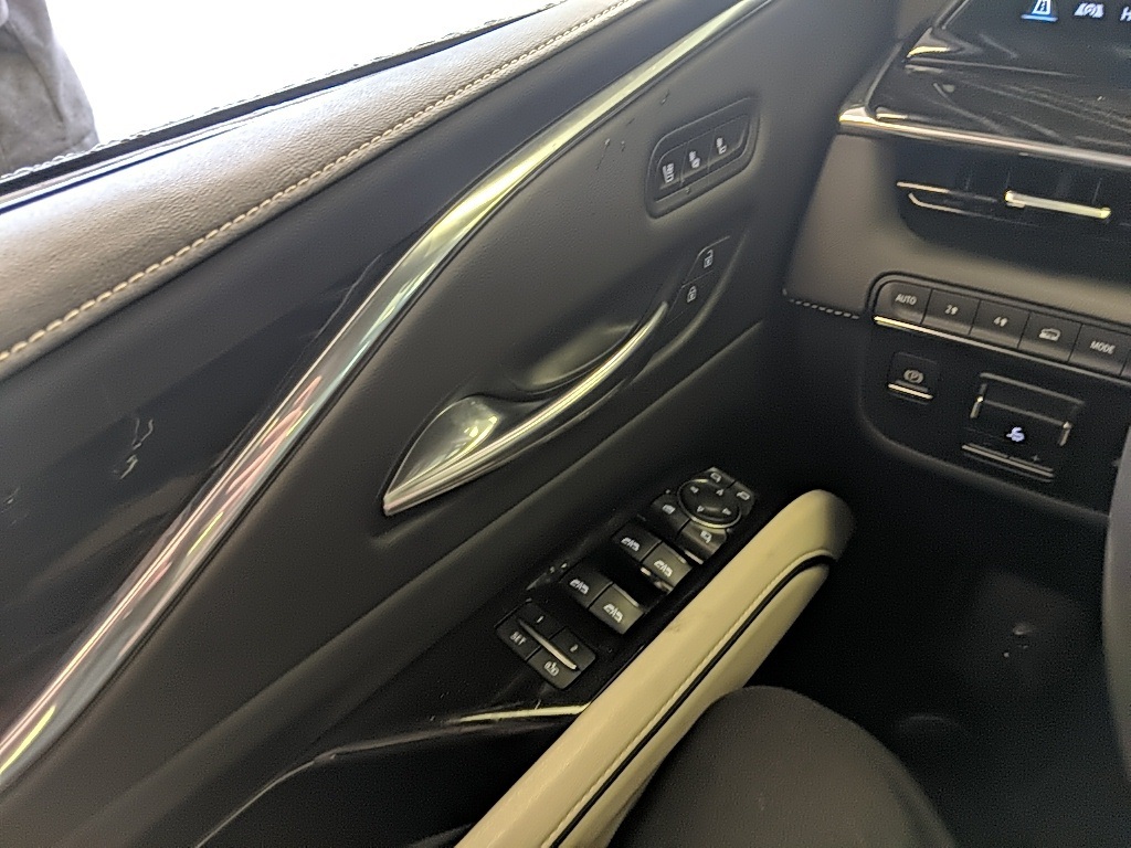 2021 Cadillac Escalade Sport photo 18