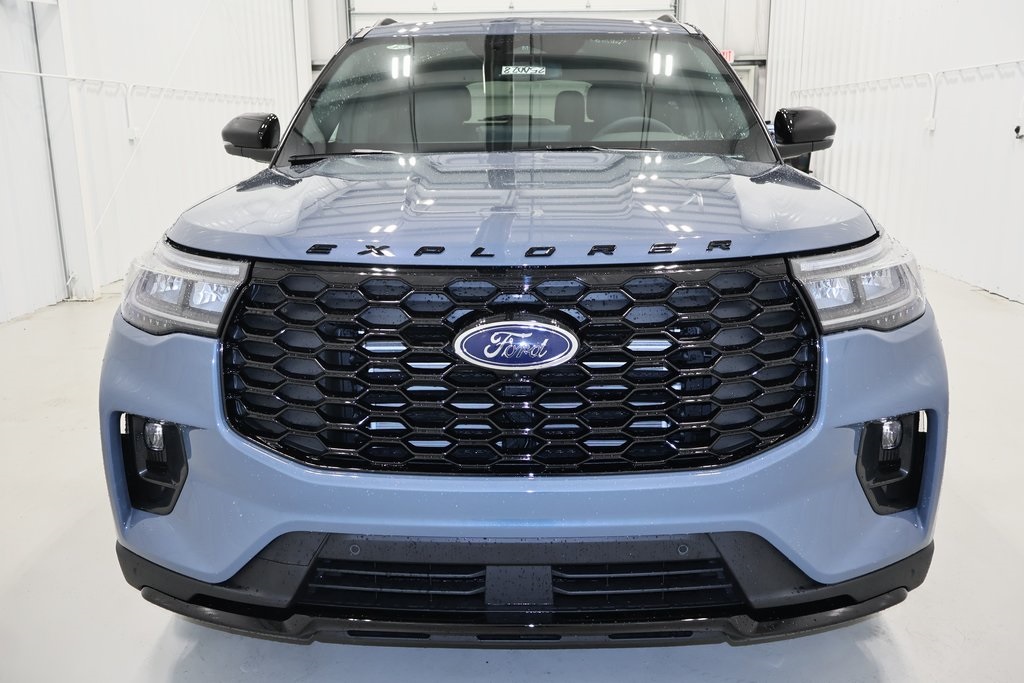 2025 Ford Explorer ST-Line photo 3