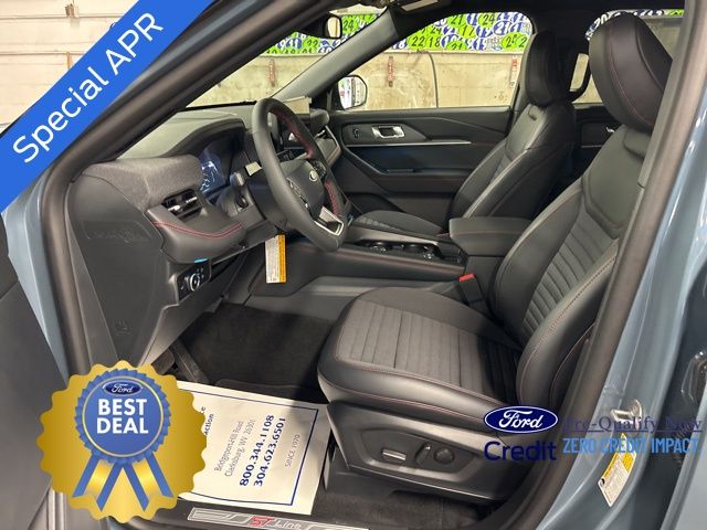 2025 Ford Explorer ST-Line photo 8