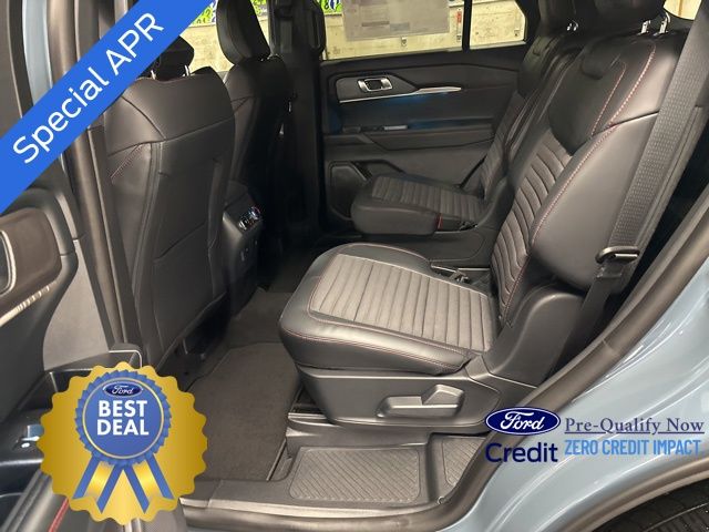 2025 Ford Explorer ST-Line photo 9
