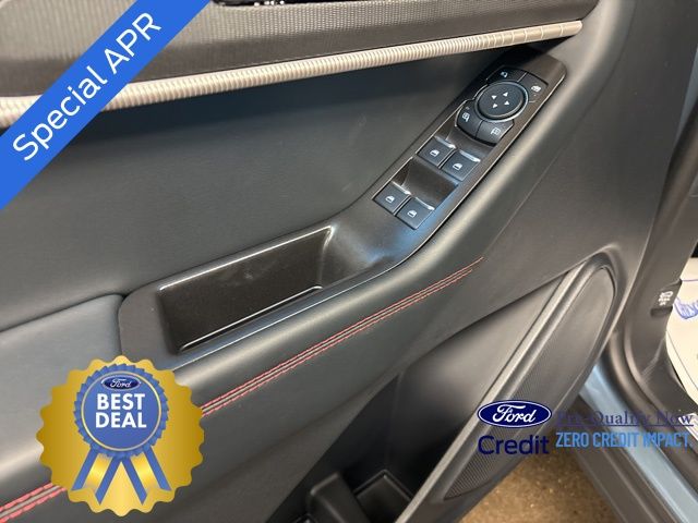 2025 Ford Explorer ST-Line photo 10