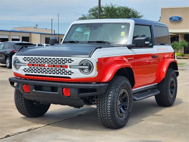 2025 Ford Bronco First Edition photo 2