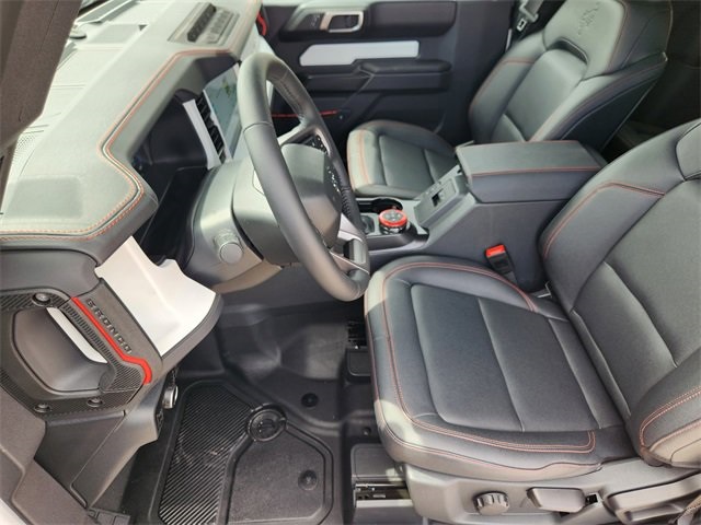 2025 Ford Bronco First Edition photo 10