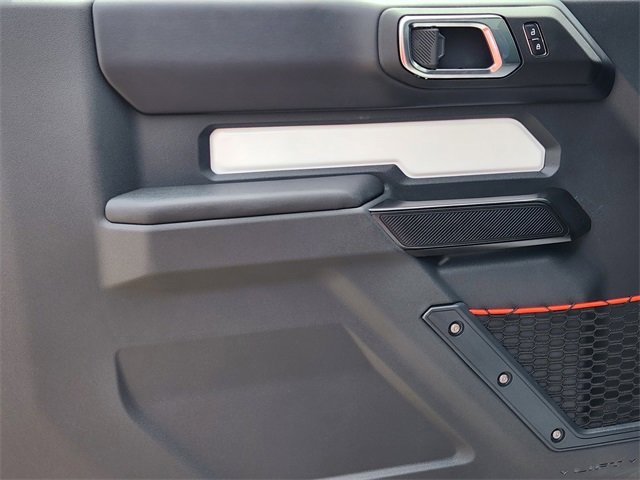 2025 Ford Bronco First Edition photo 18