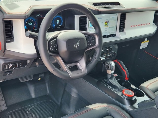 2025 Ford Bronco First Edition photo 19