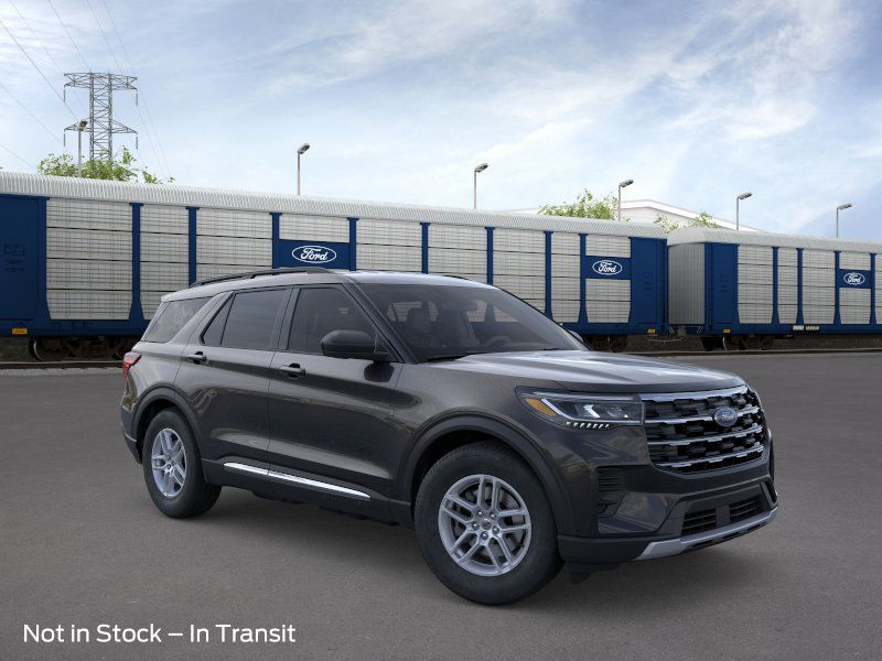 2025 Ford Explorer photo 6