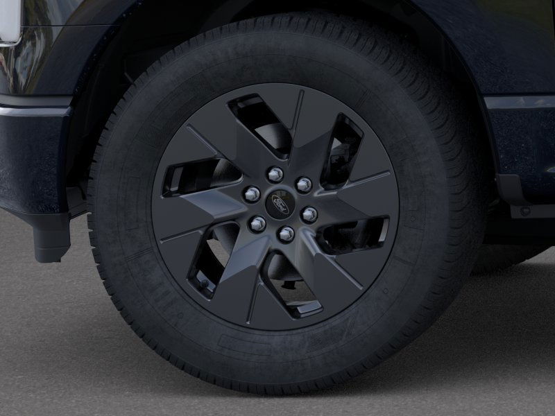 2025 Ford F-150 Lightning Lariat photo 17