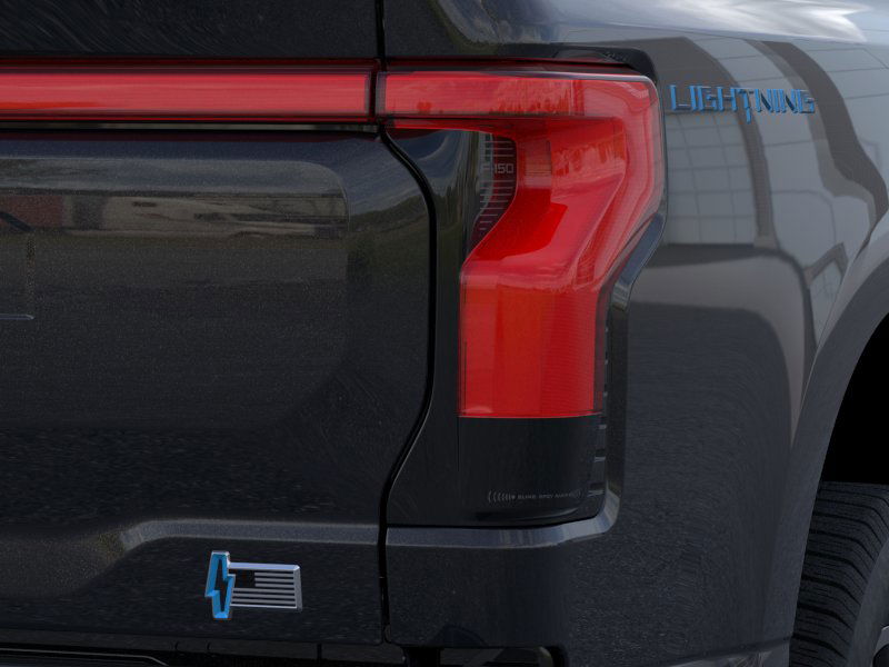 2025 Ford F-150 Lightning Lariat photo 19