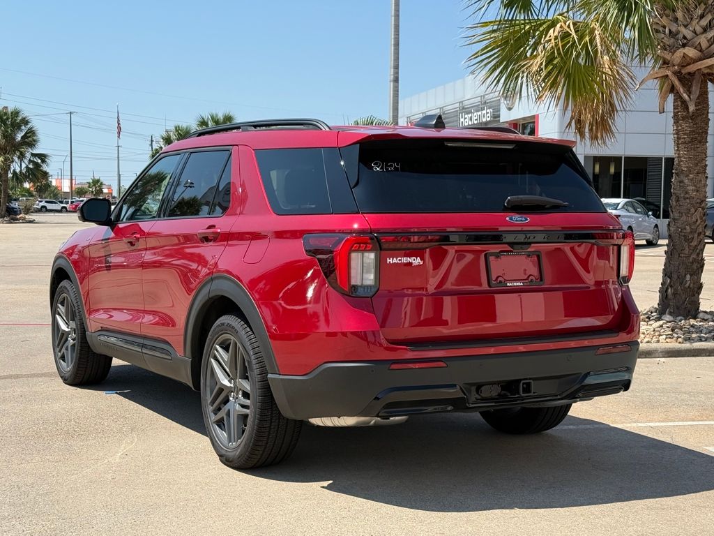 2025 Ford Explorer ST-Line photo 4