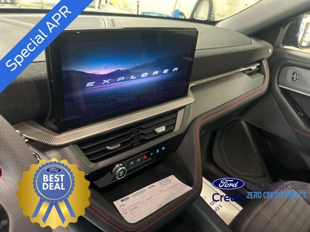 2025 Ford Explorer ST-Line photo 14