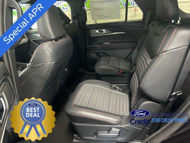 2025 Ford Explorer ST-Line photo 16