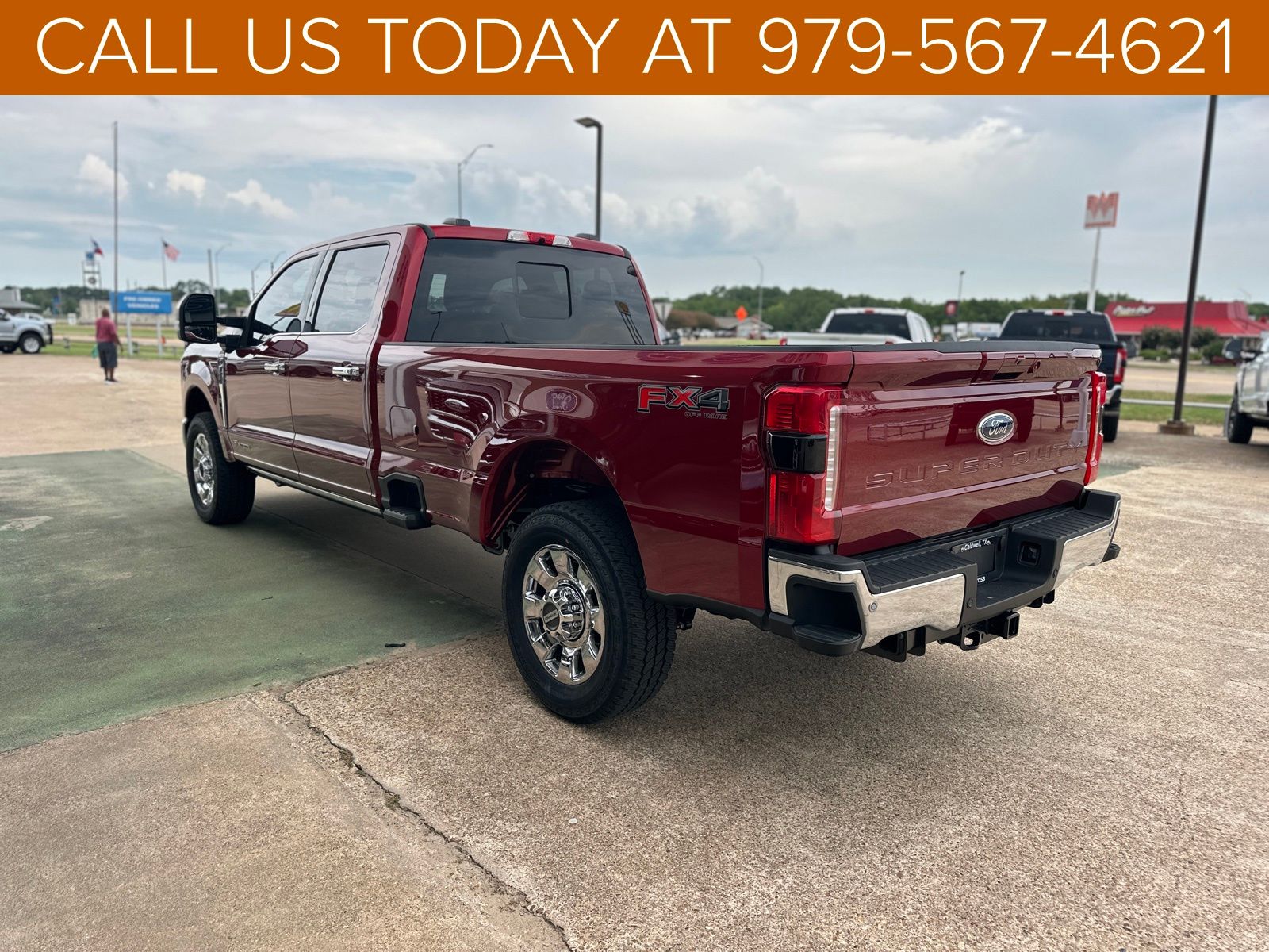 2025 Ford F-350 Lariat photo 2