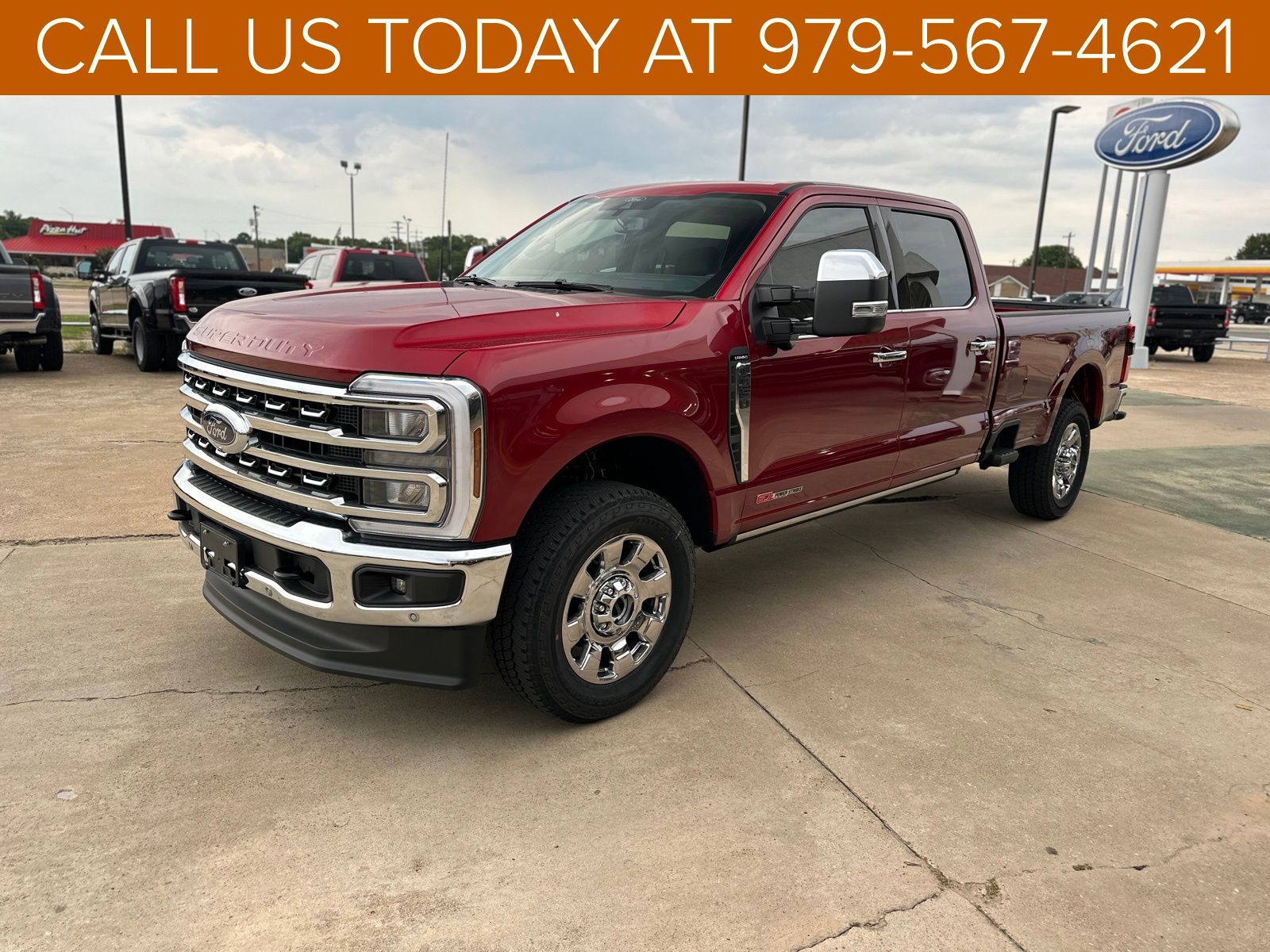 2025 Ford F-350 Lariat photo 4