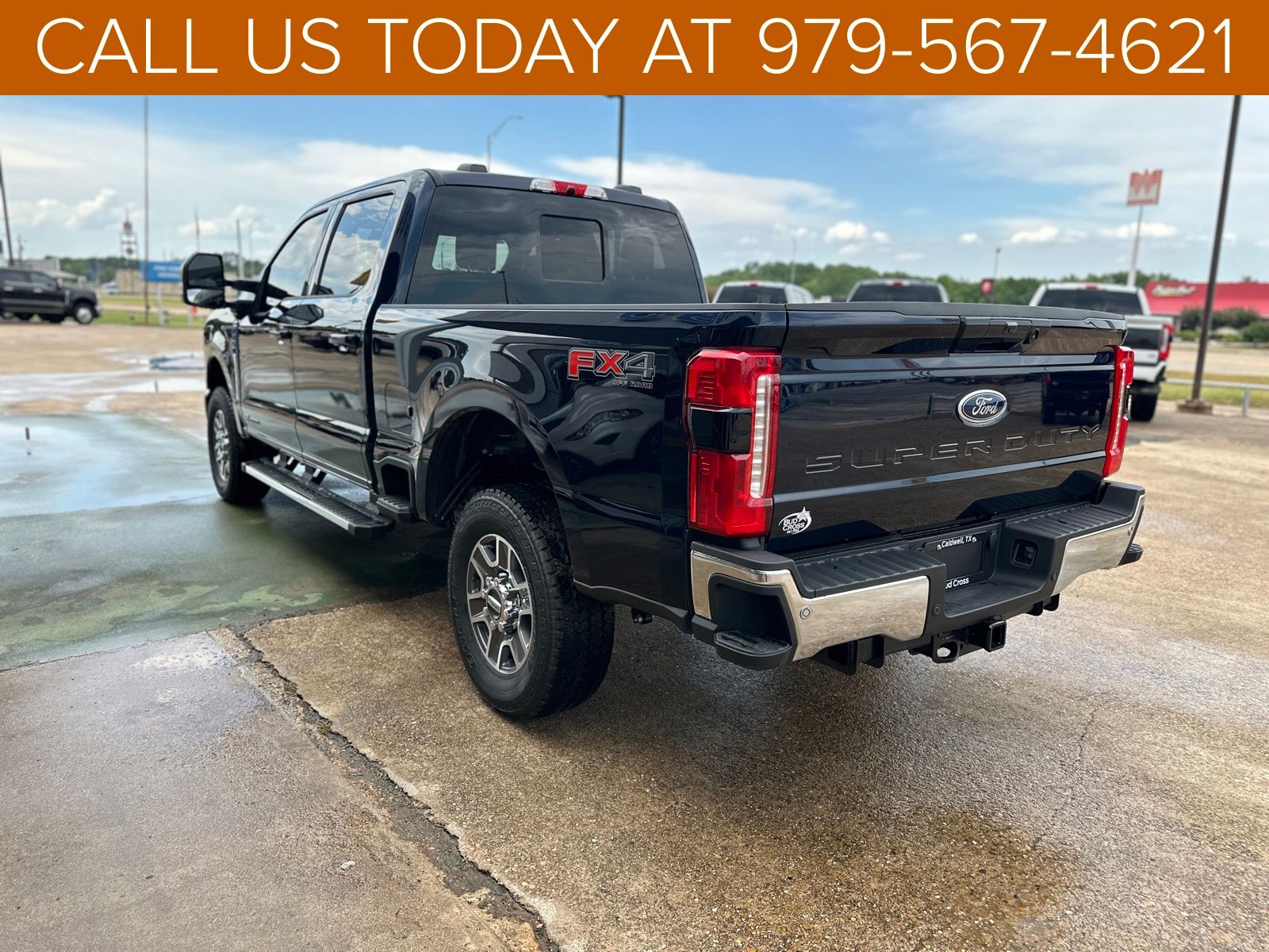 2025 Ford F-250 Lariat photo 2