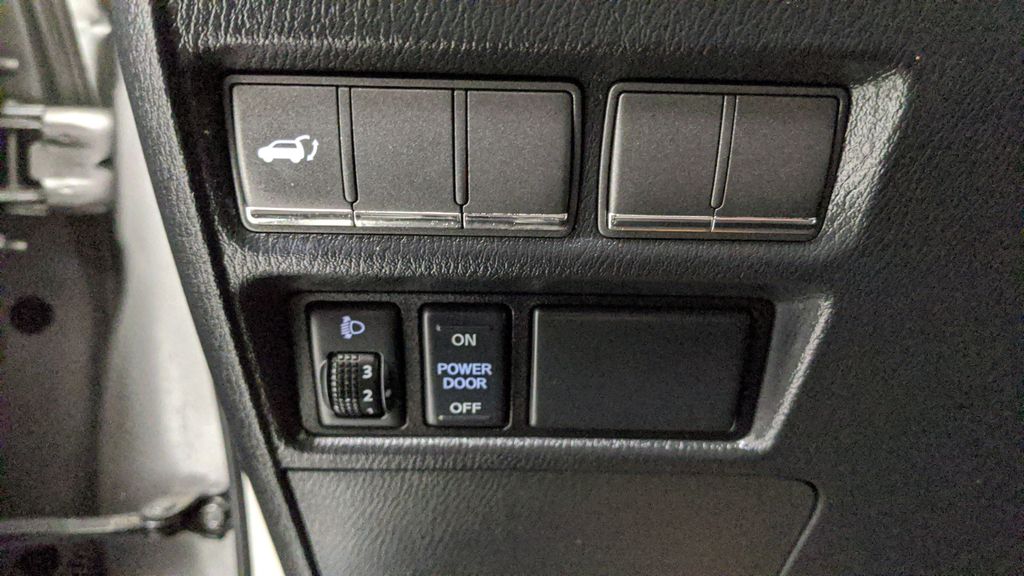 2014 Infiniti QX80 Base photo 32