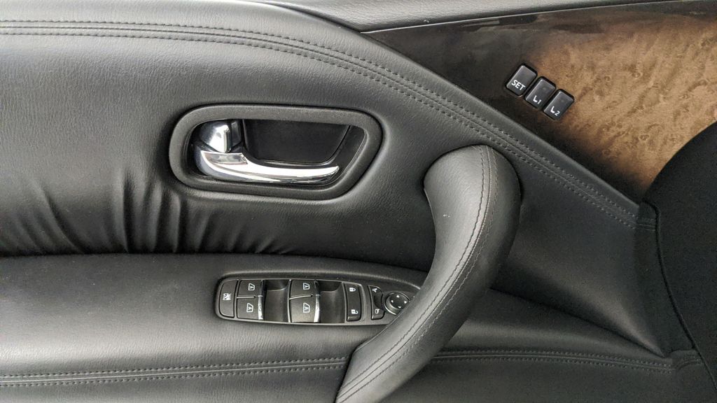 2014 Infiniti QX80 Base photo 33