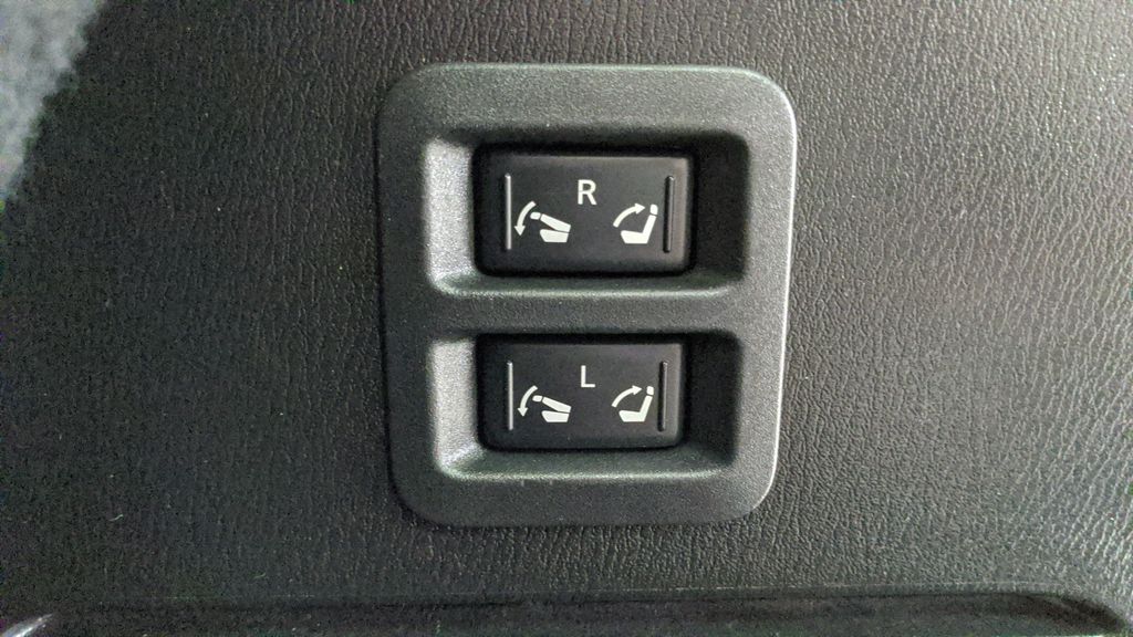 2014 Infiniti QX80 Base photo 38