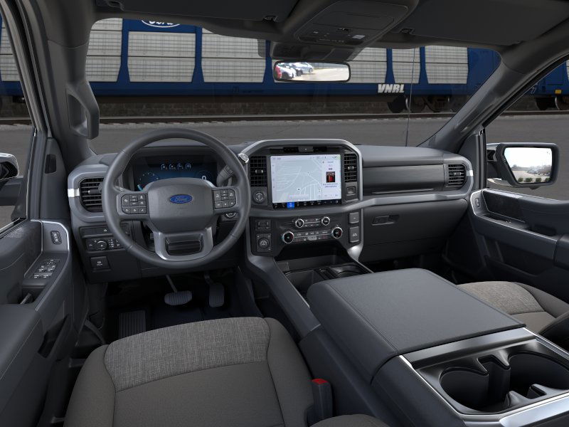 2025 Ford F-150 XLT photo 9