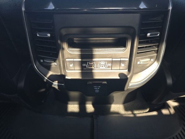2022 Ram 1500 Laramie photo 3