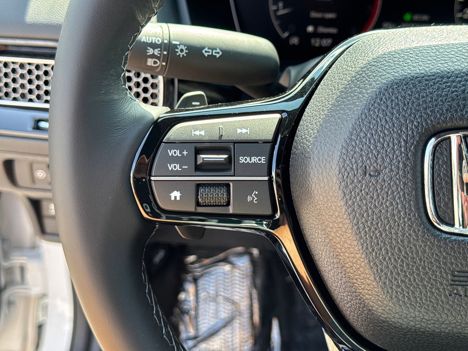 2026 Honda Civic Hatchback Sport photo 17
