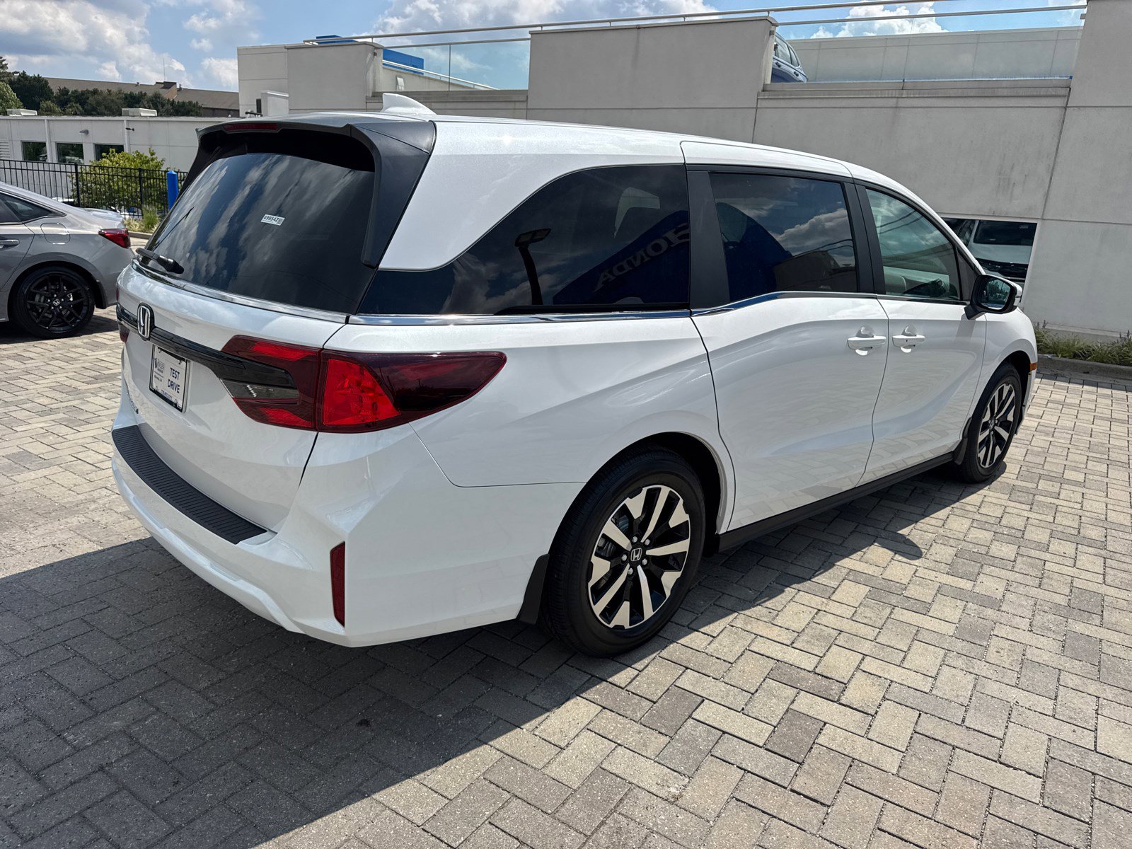 2026 Honda Odyssey EX-L photo 7