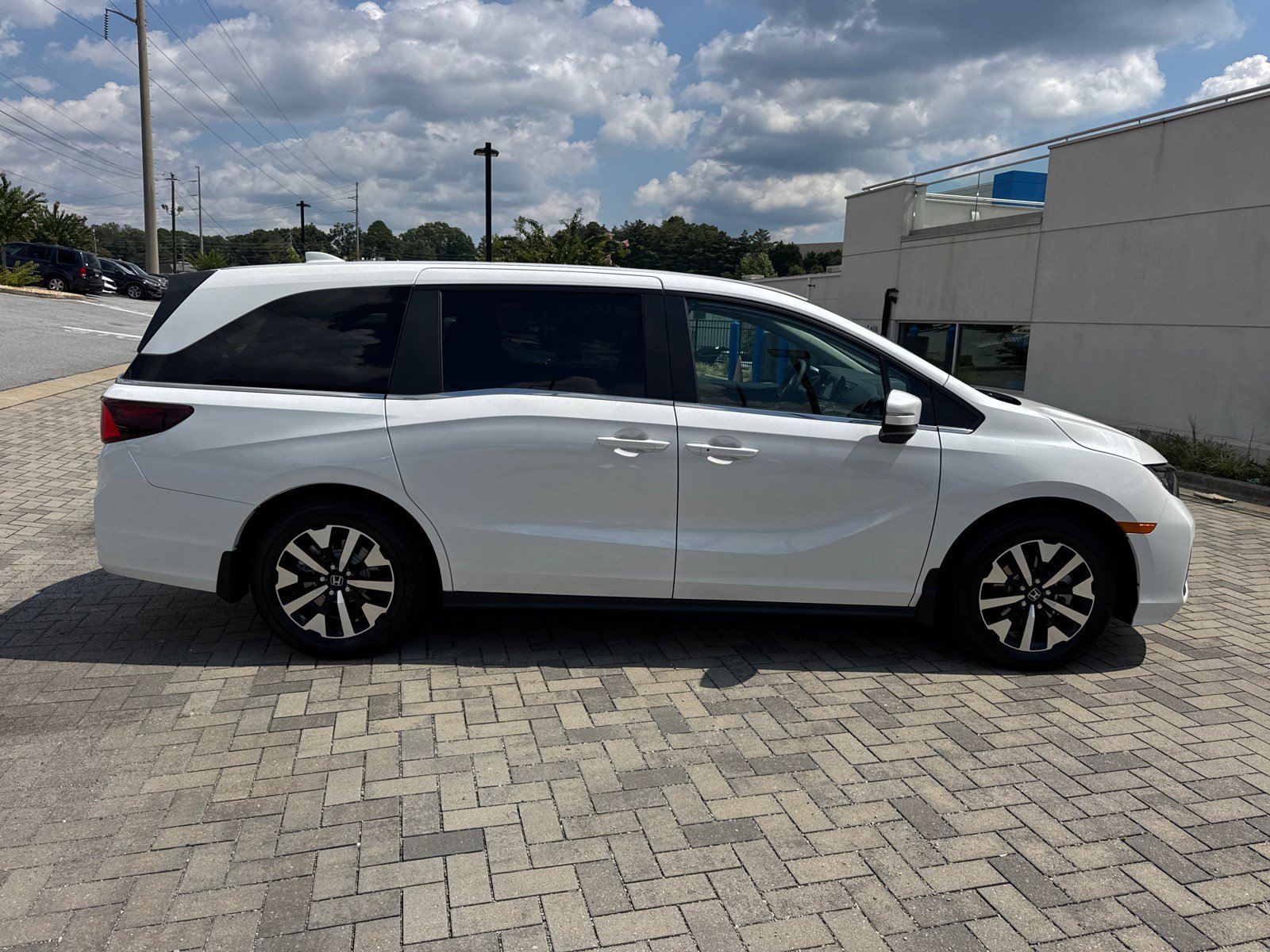2026 Honda Odyssey EX-L photo 8
