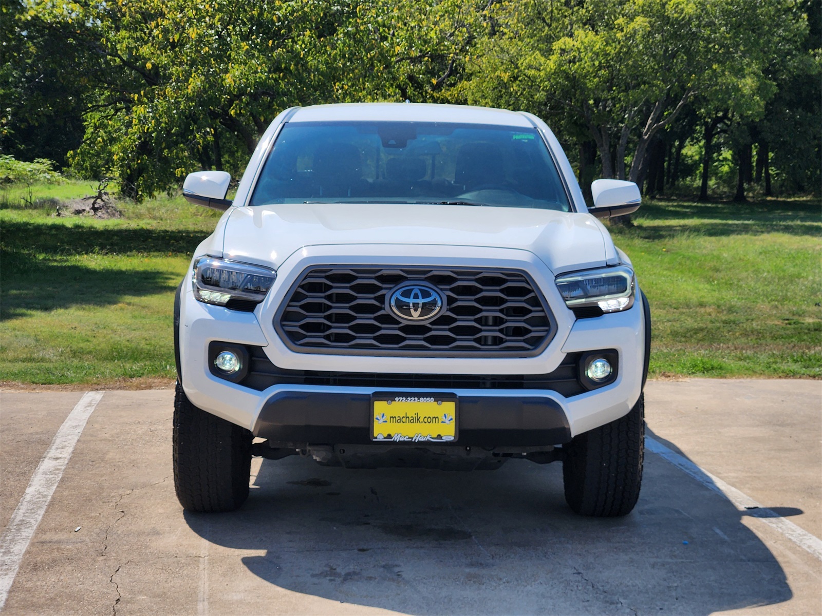 2023 Toyota Tacoma TRD Off-Road photo 2