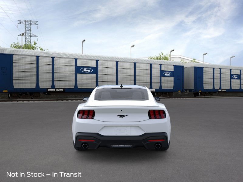 2025 Ford Mustang photo 3