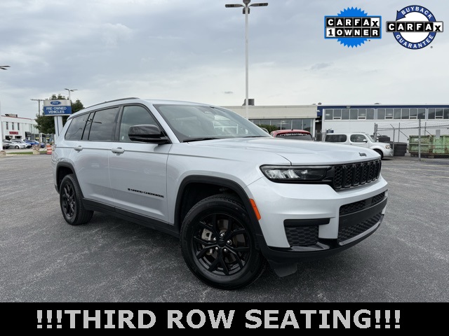 2024 Jeep Grand Cherokee Altitude photo 2