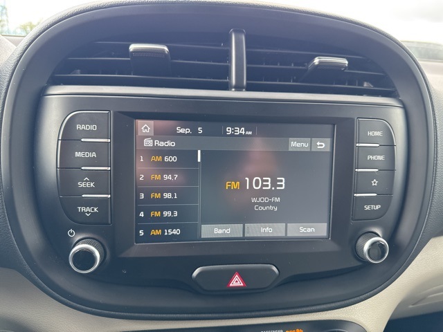 2020 Kia Soul LX photo 8