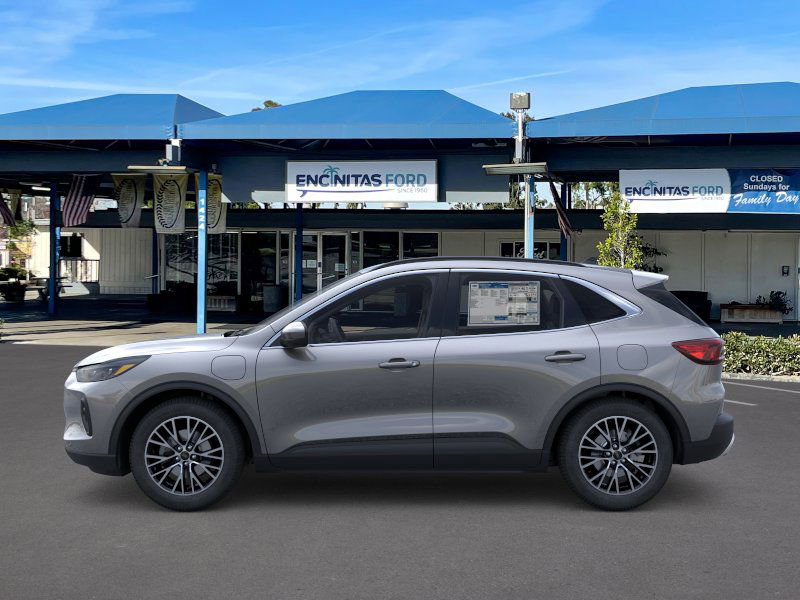 2025 Ford Escape photo 2