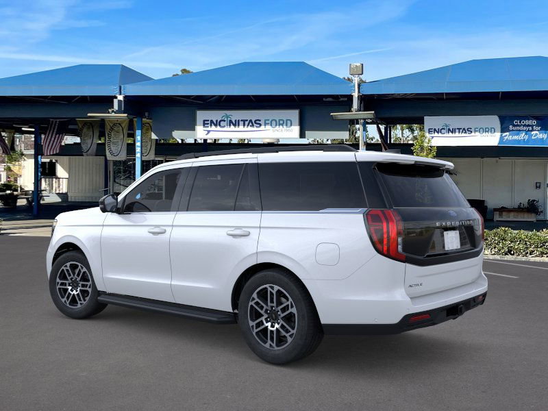 2025 Ford Expedition photo 3