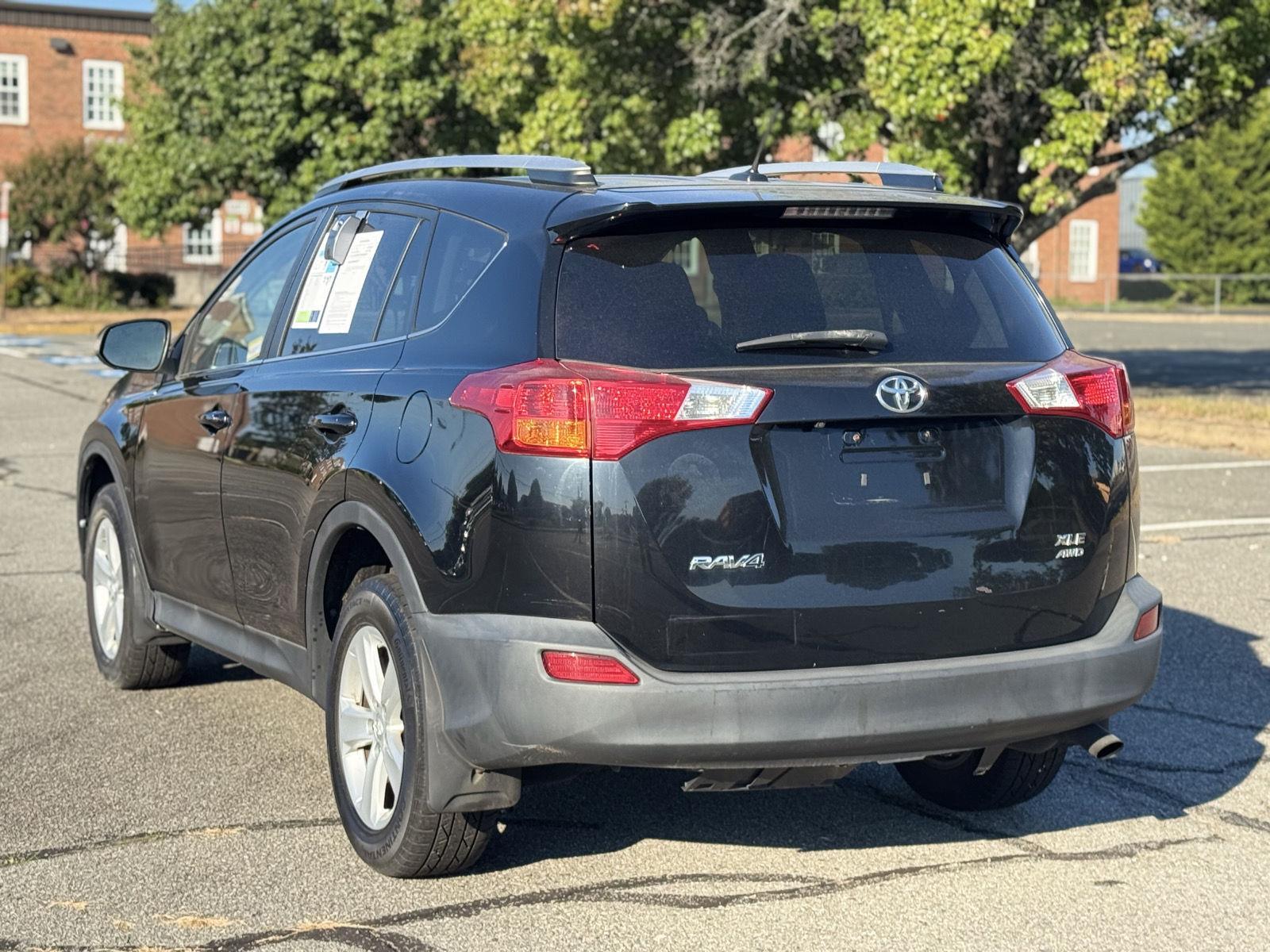 2013 Toyota RAV4 XLE photo 5