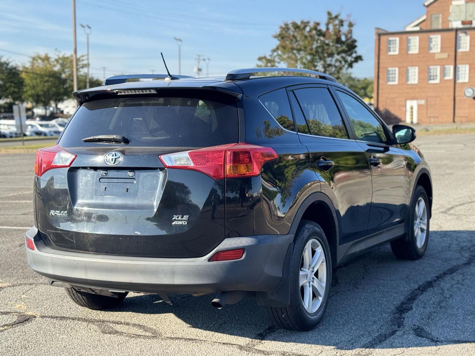 2013 Toyota RAV4 XLE photo 7